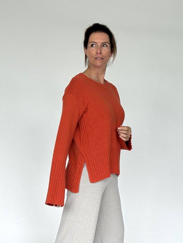 Zuckerwatte Rundhalspullover schöne Rippstrickdetails, aus wertiger Merino Cashmere Mischung von Zuckerwatte