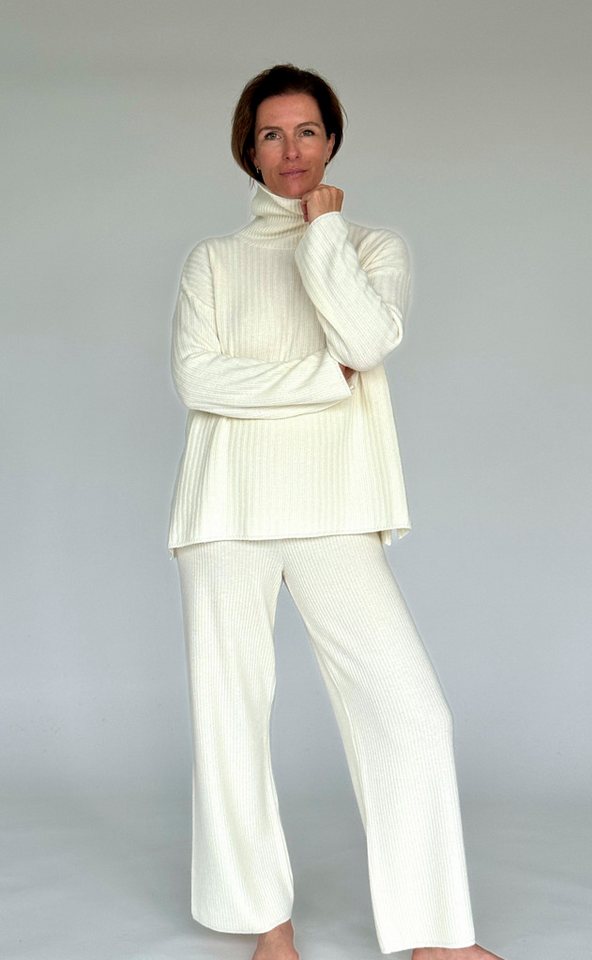 Zuckerwatte Strickhose mit weitem Bein, aus feiner Merino Cashmere Mischung von Zuckerwatte