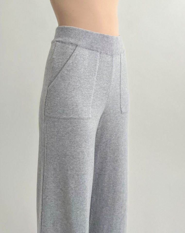 Zuckerwatte Strickhose mit weitem Bein Merino Viskose Cashmere Mix von Zuckerwatte