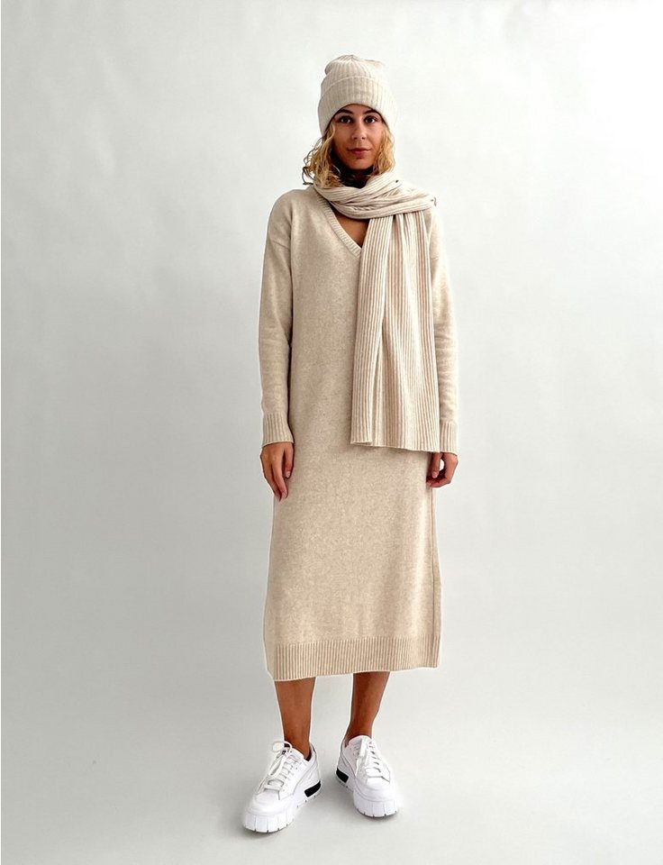 Zuckerwatte Strickmütze mit Umschlag aus Merinowolle mit Viskose und Cashmere von Zuckerwatte