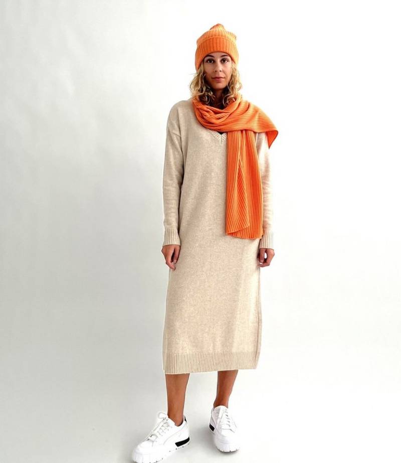 Zuckerwatte Strickmütze mit Umschlag aus Merinowolle mit Viskose und Cashmere von Zuckerwatte