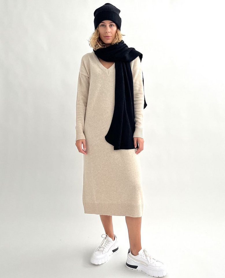 Zuckerwatte Strickmütze mit Umschlag aus Merinowolle mit Viskose und Cashmere von Zuckerwatte