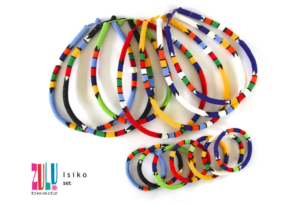 Isiko - Zulu Traditionelles Perlen Set Bestehend Aus Kette Und Armband Isiko - Zulu Traditionelles Perlen Set Bestehend Aus Kette Und Armband von ZuluBeadz