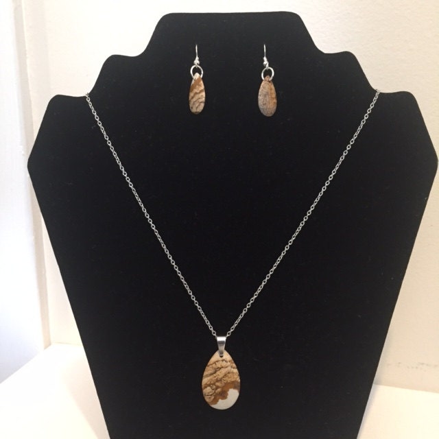 Bild Jaspis Teardrop Anhänger Halskette Und Ohrring Set, Halskette, Ohrringe, Set von ZuriDesignsBoutique