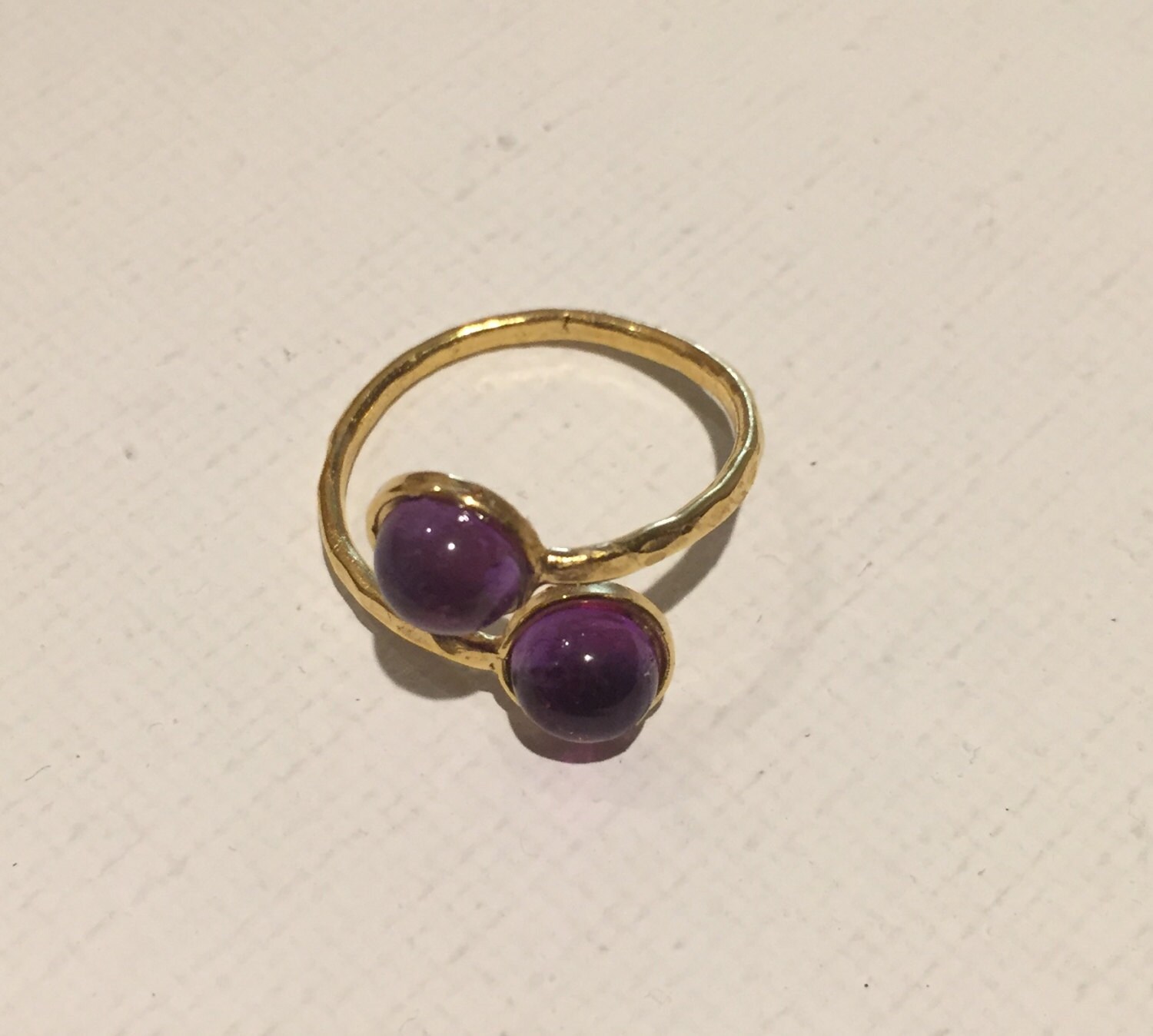 Gold Doppel Edelstein Cabochon Ringe, Amethyst Ring, Bernstein Ring von ZuriDesignsBoutique