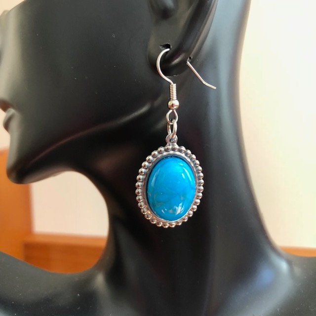 Naturstein Oval Cabochon Ohrringe, Ohrringe von ZuriDesignsBoutique