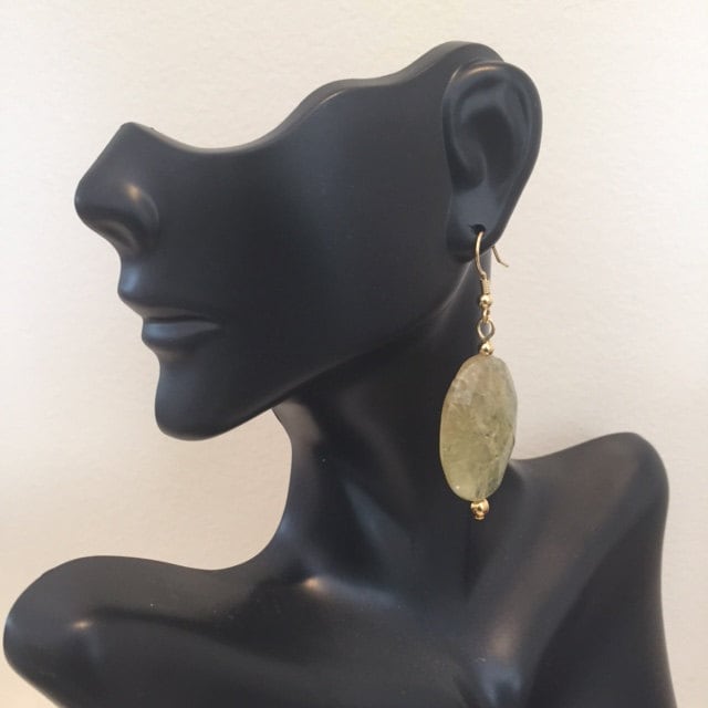 Prehnit Facettiert Oval Stein Ohrringe, Ohrringe Prehnit, Ovaler Große Facettierten Baumeln von ZuriDesignsBoutique