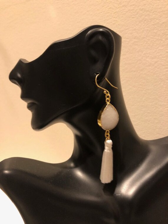 White Druzy Tassel Ohrringe, Agate Teardrop Ohrringe von ZuriDesignsBoutique