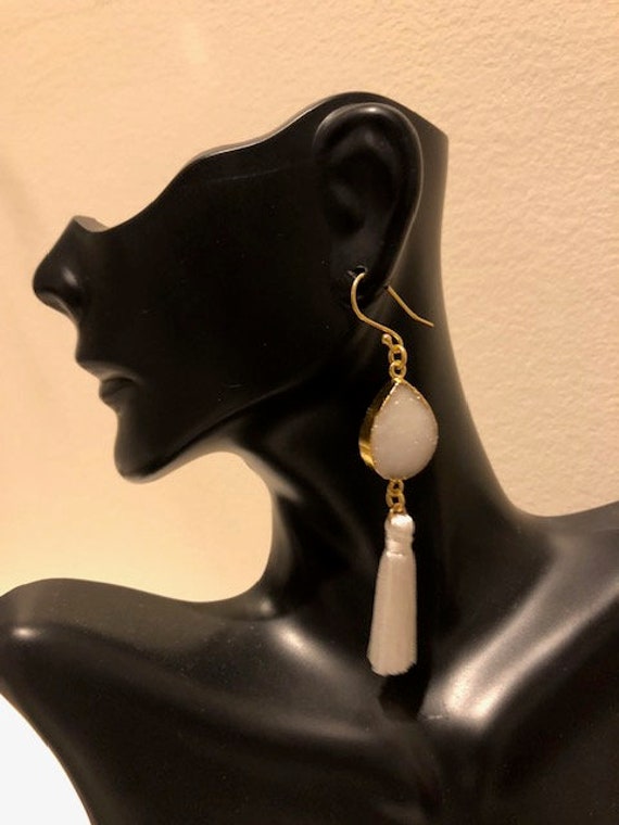 White Druzy Tassel Ohrringe, Agate Teardrop Ohrringe von ZuriDesignsBoutique