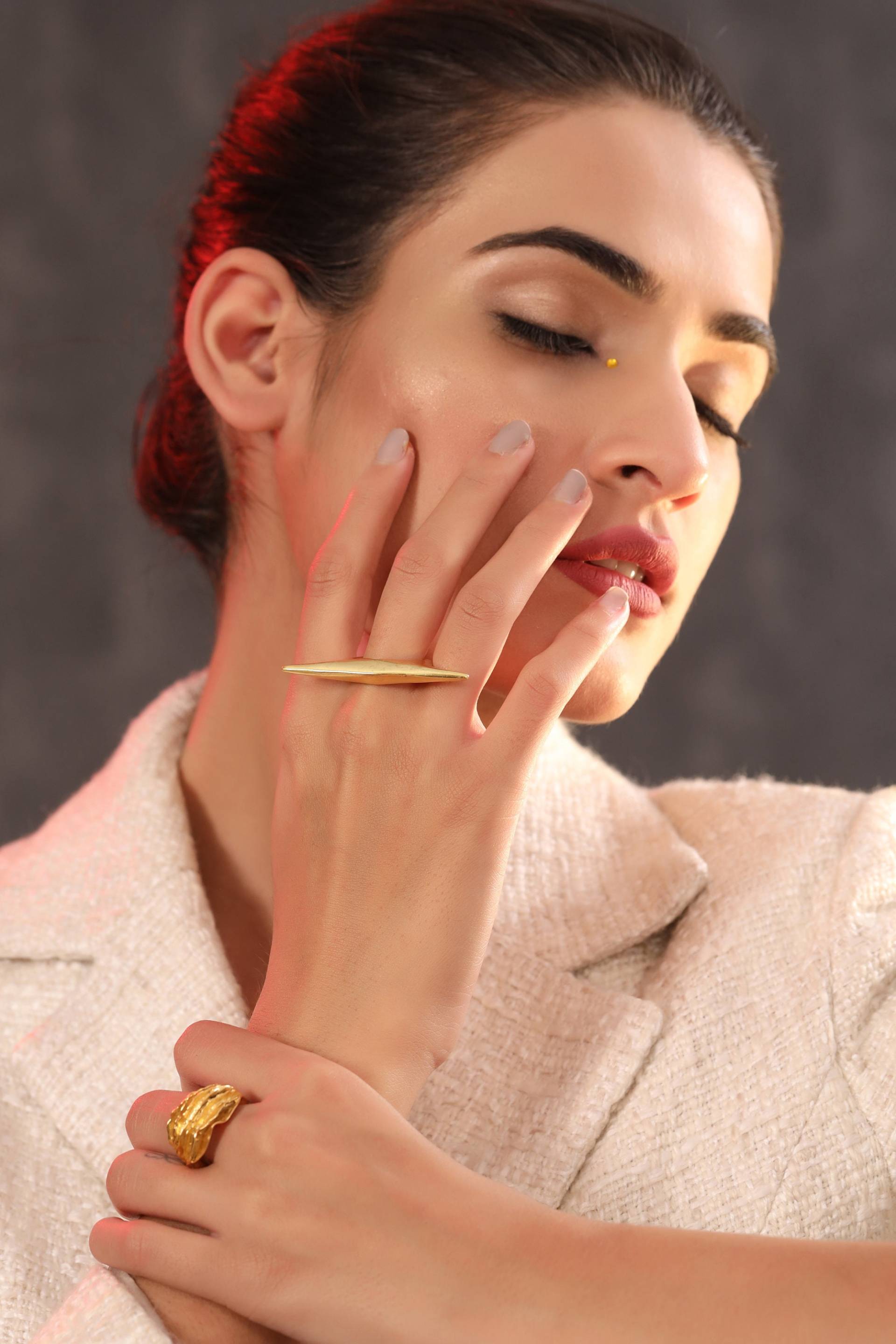 Boho Statement Ring Goldfarben. Spike-Ring. Auffälliger Großer Ring. Massiver Messing von Zurooh