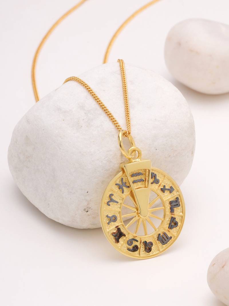 Geburt Sternzeichen Anhänger Halskette Gold. Geburtstag Sonnenzeichen Für Frauen, Männer, Mädchen Und Jungen. Vergoldete Runde Halskette von Zurooh