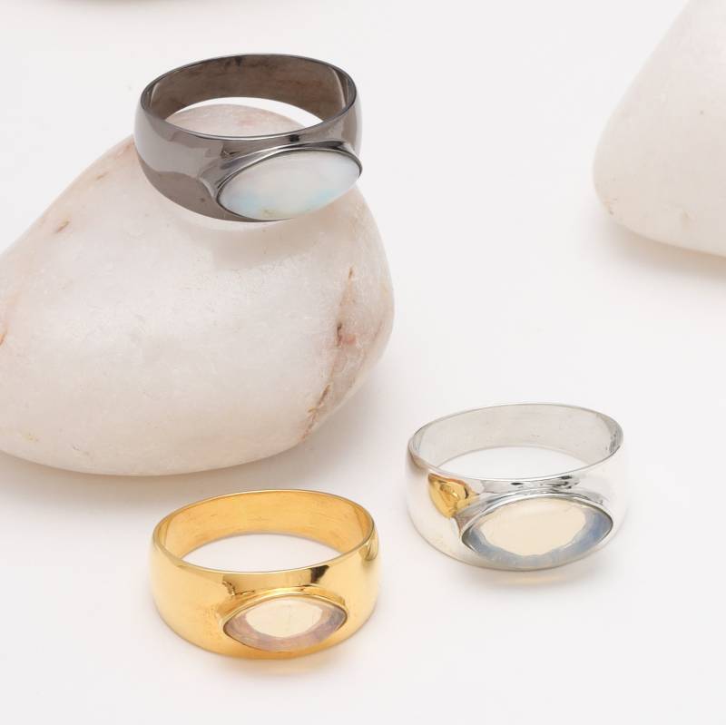 Opalring Aus Massivem Silber Und Gold. Statementring in Navetteform Mit Natürlichem Opal. Designer Opal Ring Für Damen Herren. Massive Klobige Ringe von ZuroohSilver