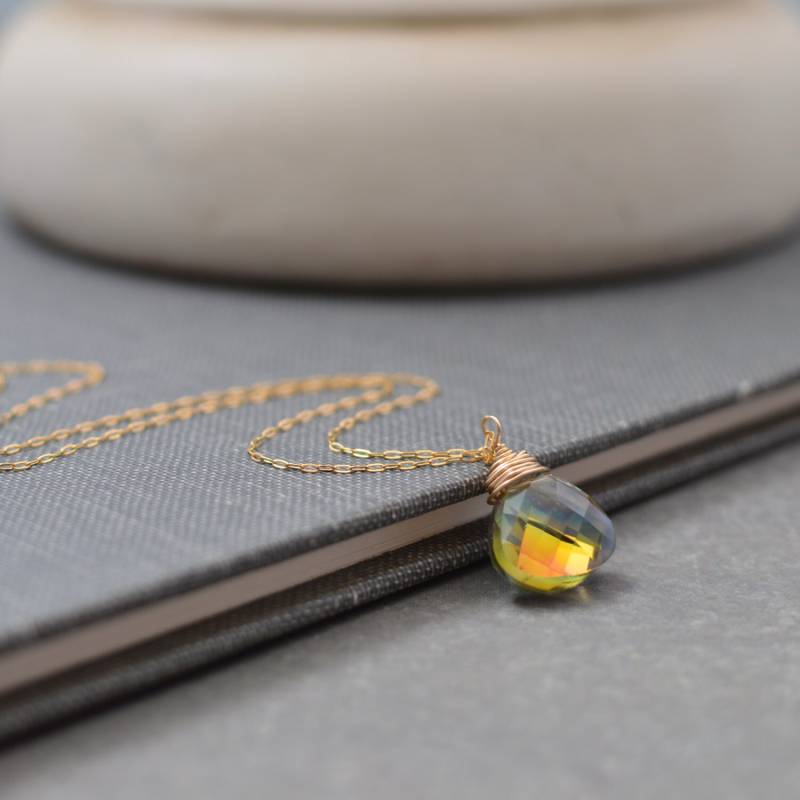 Kristall Halskette Swarovski Wire Wrapped Anhänger Teardrop Prisma Regenbogen Vitrail 14K Gold Gefüllte Handgemachte von ZuzusPetalsCreations