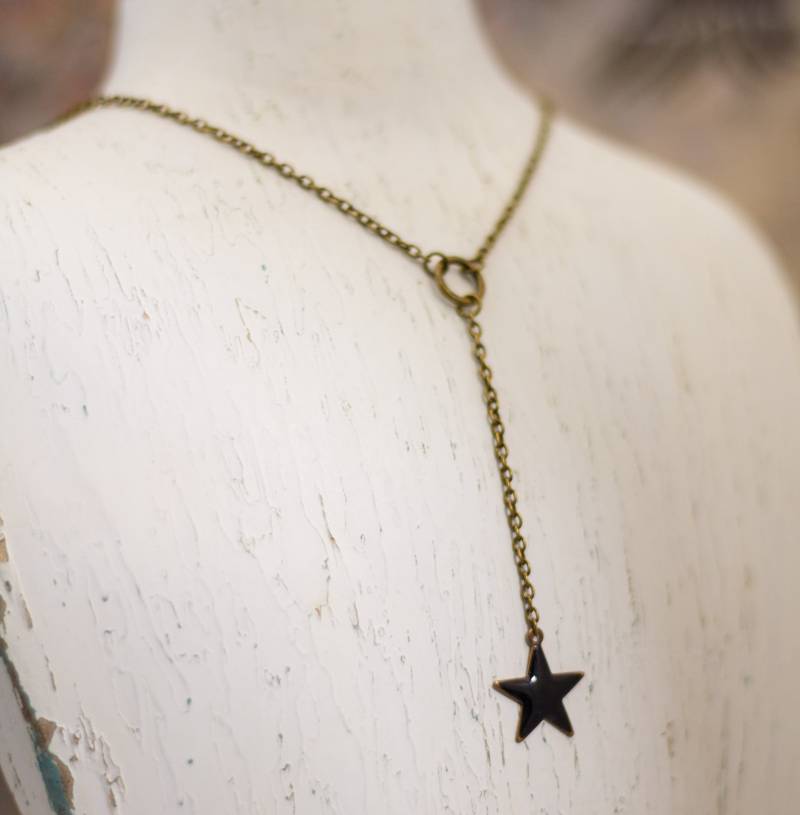Schwarzer Stern Halskette von ZuzusPetalsCreations