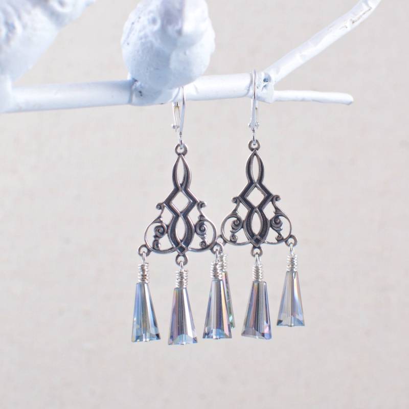 Silber Kronleuchter Ohrringe Mit Kristalle von ZuzusPetalsCreations