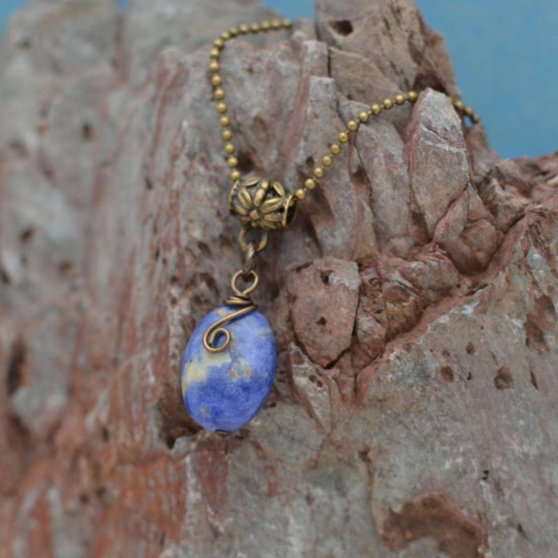 Wire Wrapped Sodalith Anhänger Halskette von ZuzusPetalsCreations