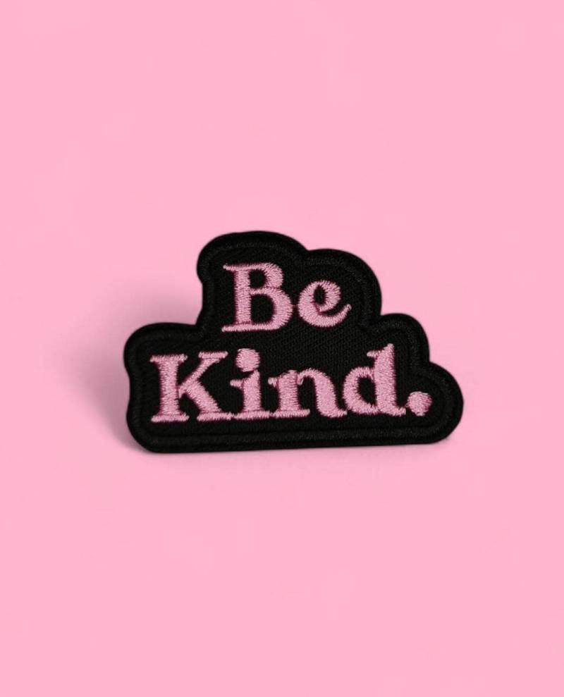Bügel Patch | Be Kind Aufnäher Für Kleidung von ZweiartigKlebekunst