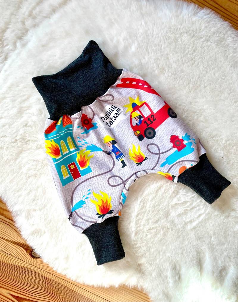 Pumphose 44-122 Feuerwehr | Feuerwehrauto Feuerwehrmann Hose Kinder Frühchen Baby Mädchen Junge Mitwachshose |Geschenk Geburt von ZwergenNaehstuebchen