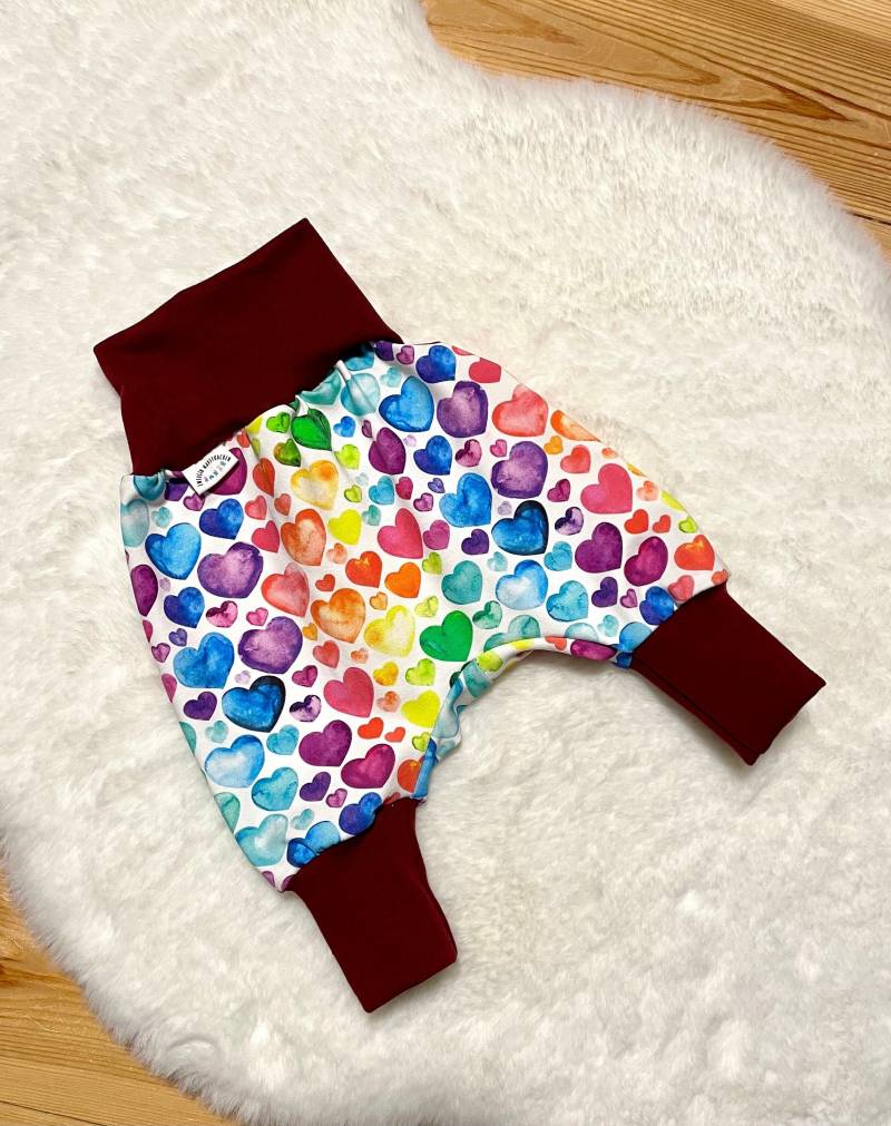 Pumphose 44-122 Herzen Regenbogen | Aquarell Hose Kinder Frühchen Baby Mädchen Junge Mitwachshose |Geschenk Geburt von ZwergenNaehstuebchen