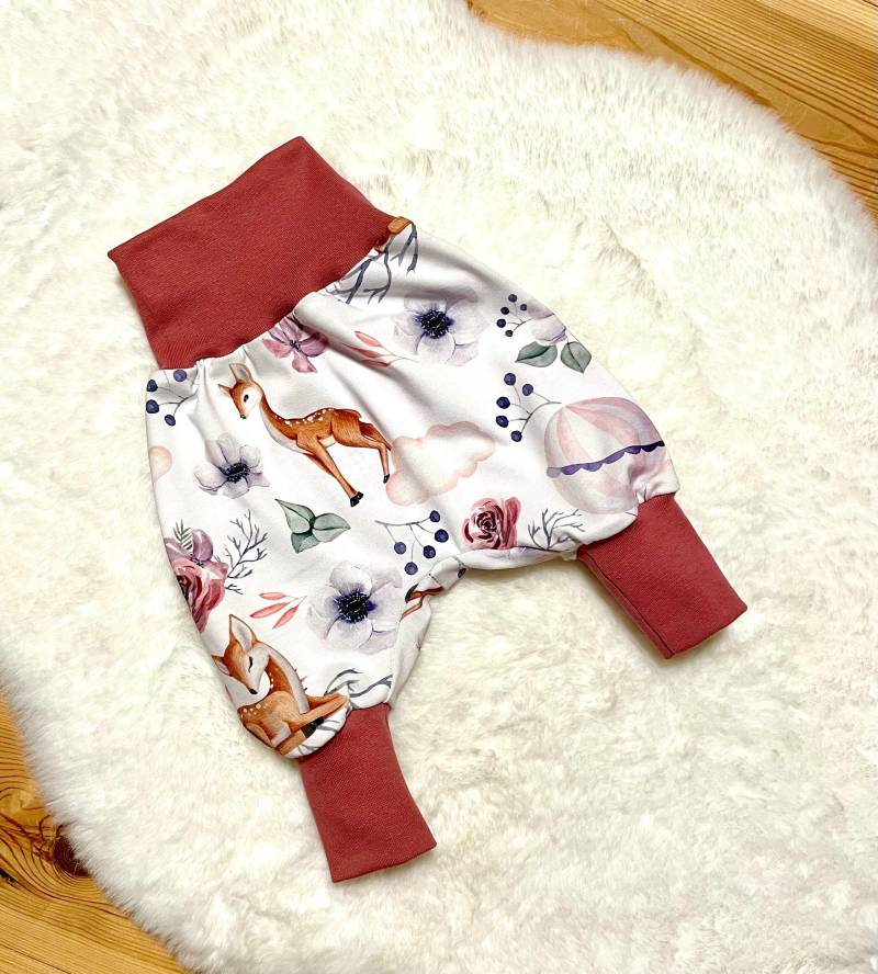Pumphose 44-122 | Rehe Waldtiere Hose Kinder Frühchen Baby Mädchen Junge Mitwachshose Rosa Geschenk Geburt von ZwergenNaehstuebchen