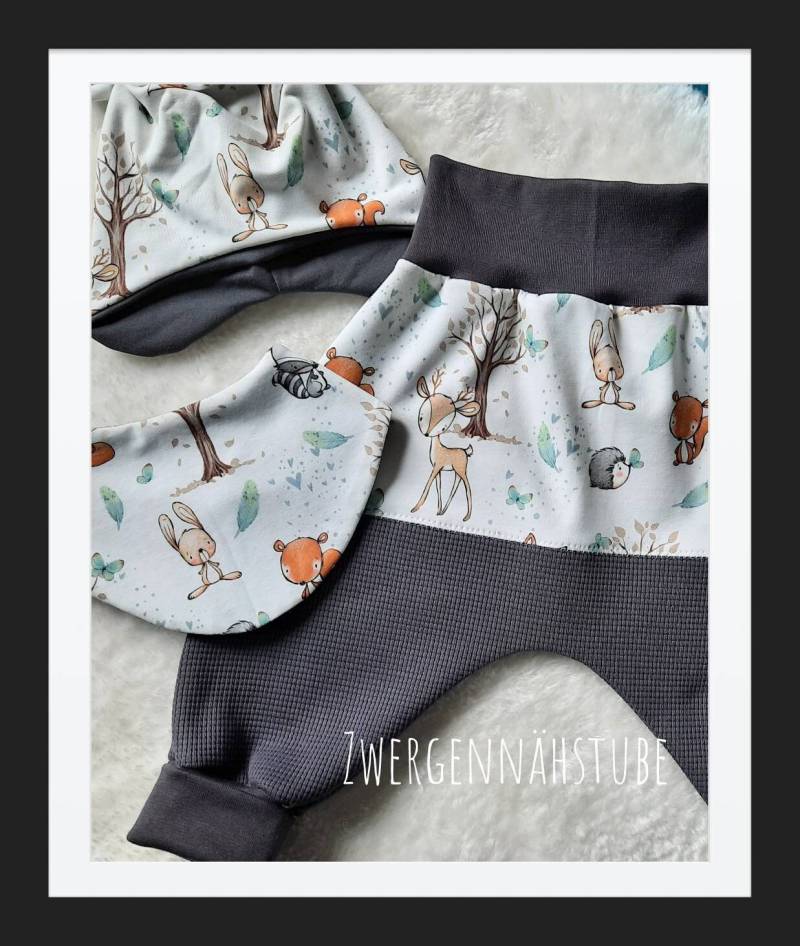 Pumphose Oder Set Mit Mütze Und Tuch Aus Baumwollwaffeljersey Jersey in Grau Waldtiere von Zwergennaehstube