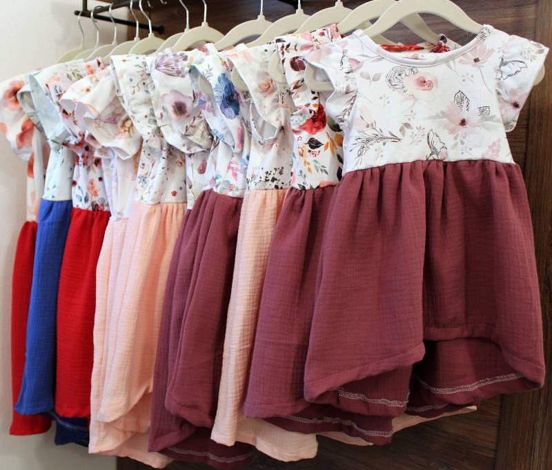 Sommerliches Kleid Aus Musselin Und Baumwolle Jersey Blumen Luftig Leicht Rüschenärmel Kurzarm Geschenk Mädchen 80 86 92 98 104 110 116 122 von ZwergerlFashion