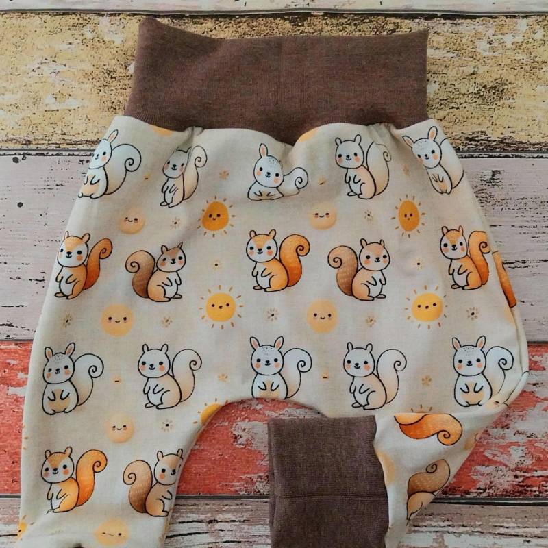 Pumphose Eichhörnchen 50-104 Oder Als Set Mit Halstuch Pumphose Eichhörnchen 50-104 Oder Als Set Mit Halstuch von ZwergnaseDE