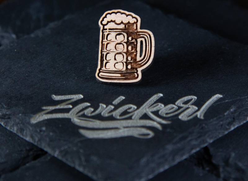 Trachten Anstecker Masskrug Isarseidl, Hutpin/Anstecker Für Trachtenhut, Dirndl Und Weste von Zwickerl