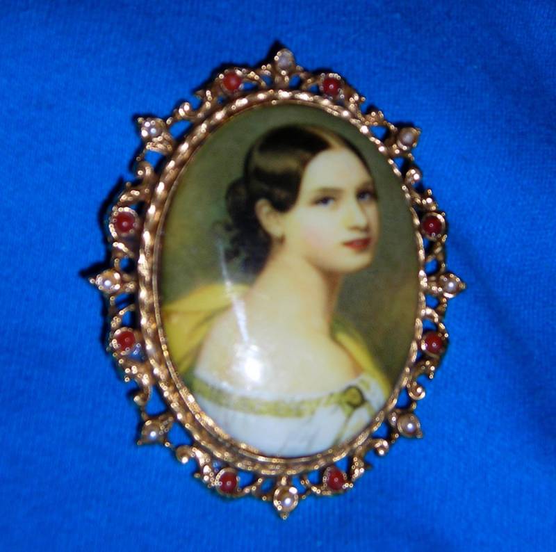 1970Er Jahre Art Kamee Anstecknadel Gold 1970Er Jahre Art Kamee Anstecknadel Gold von ZydecoBeads