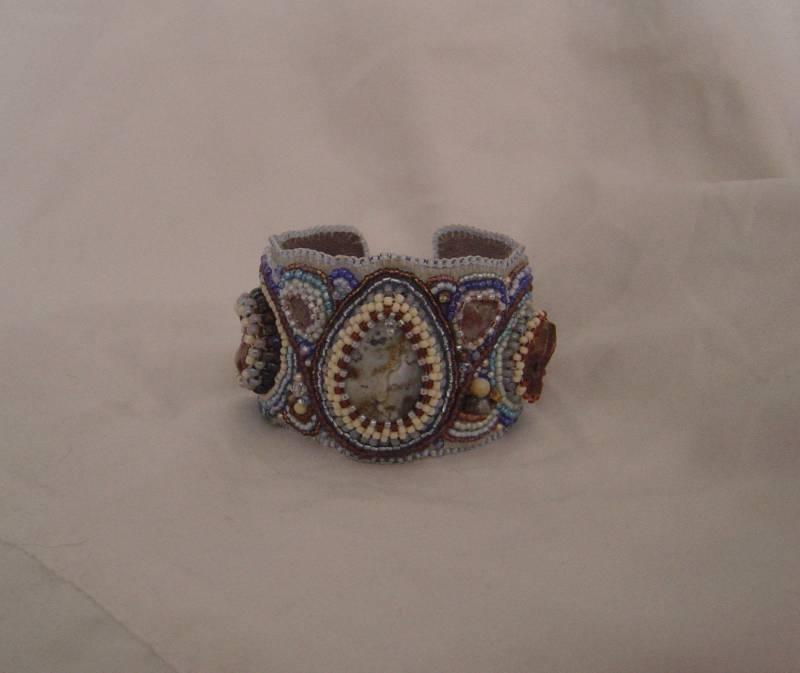 Jasper Perle Stickerei Manschette Jasper Perle Stickerei Manschette von ZydecoBeads