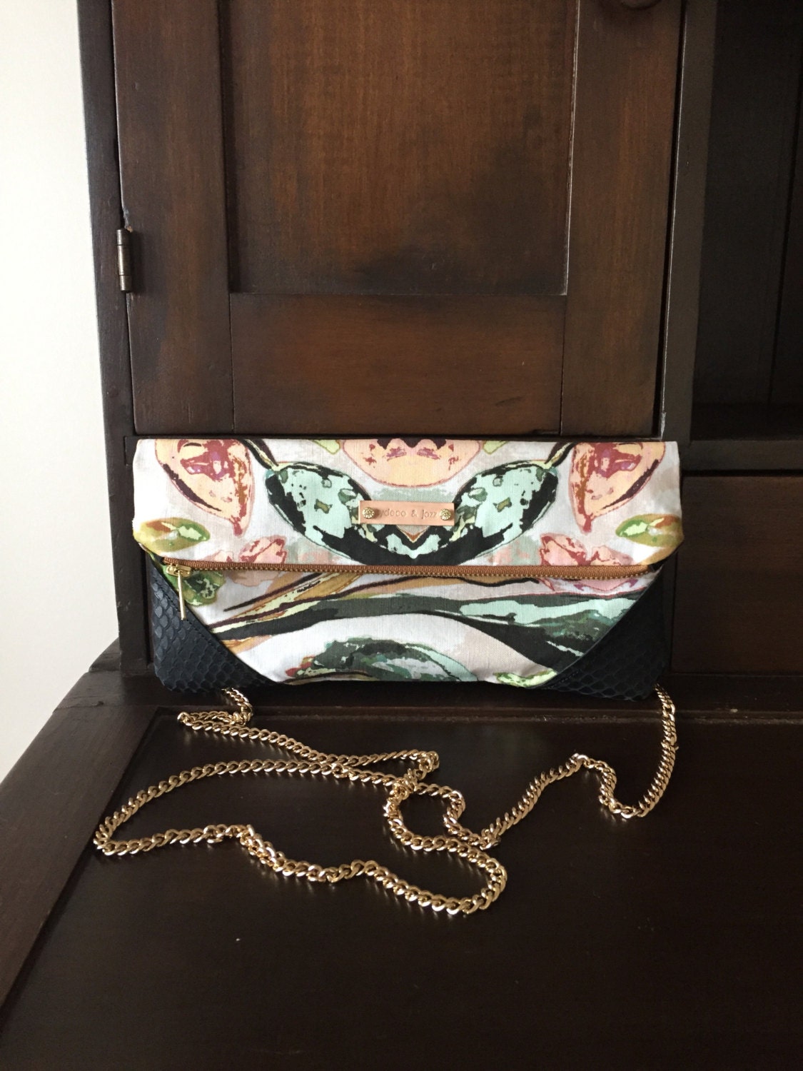 Floral Kupplung, Leder Clutch Geldbörse, Kupplung Geldbeutel, Brautjungferngeschenk, Tasche, Geschenk Für Sie, Foldover Aussage Floral Kupplung, Leder Clutch Geldbörse, Kupplung Geldbeutel, Brautjungferngeschenk, Tasche, Geschenk Für Sie, Foldover Aussage von ZydecoandJazz