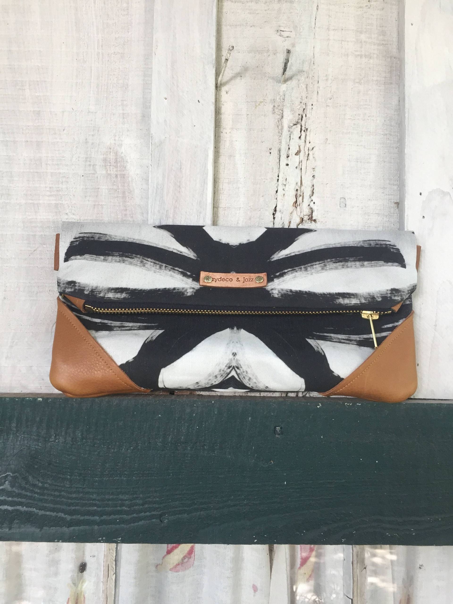 Schwarz Und Weiß Kupplung, Geschenk Für Sie, Kupplung Geldbörse, Brautjungfer Geschenk, Handtasche Clutch-Tasche, Klappe Statement Schwarz Und Weiß Kupplung, Geschenk Für Sie, Kupplung Geldbörse, Brautjungfer Geschenk, Handtasche Clutch-Tasche, Klappe Statement von ZydecoandJazz