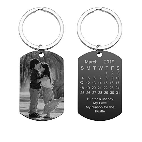 Zysta Personalized Text & Fotogravur - Edelstahl Dog Tag Schlüsselanhänger Erkennungsmarke ID Tag Gravurplatte keychain Schlüsselbund für Personalisierte Geschenke (Mit- Kalender & Text & Fotogravur) von Zysta