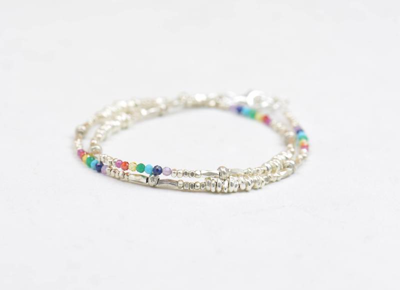Doppelstrang Armband Mit 7 Chakren Und Perlen Aus Sterling Silber.zierliche Doppelstrang Armband Mit 7 Chakren Und Perlen Aus Sterling Silber.zierliche von Zzaval