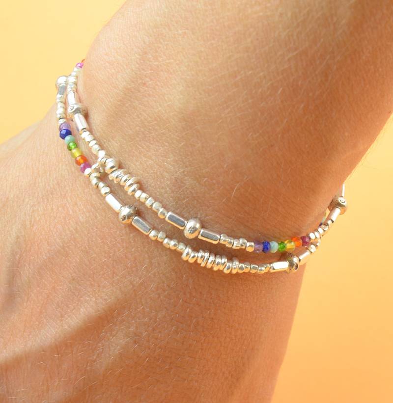 Doppelstrang Armband Mit 7 Chakren Und Perlen Aus Sterling Silber.zierliche Doppelstrang Armband Mit 7 Chakren Und Perlen Aus Sterling Silber.zierliche von Zzaval