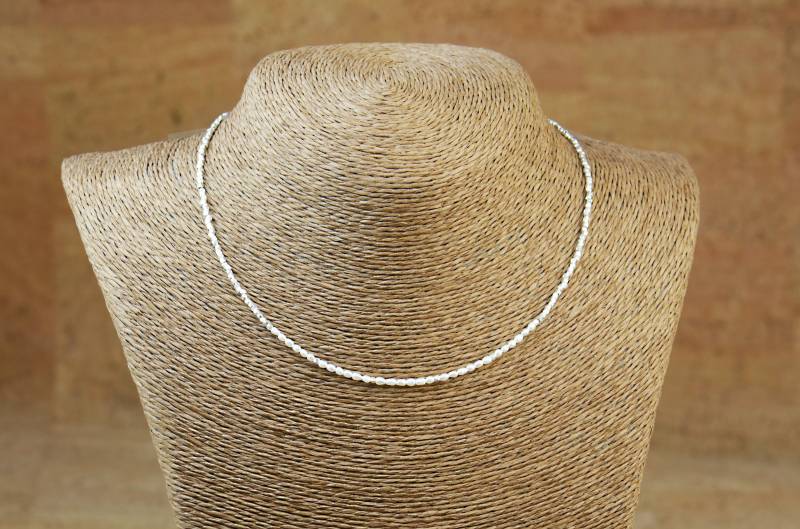 Halskette Aus Sterling Silber Und Winzigen Reisperlen von Zzaval