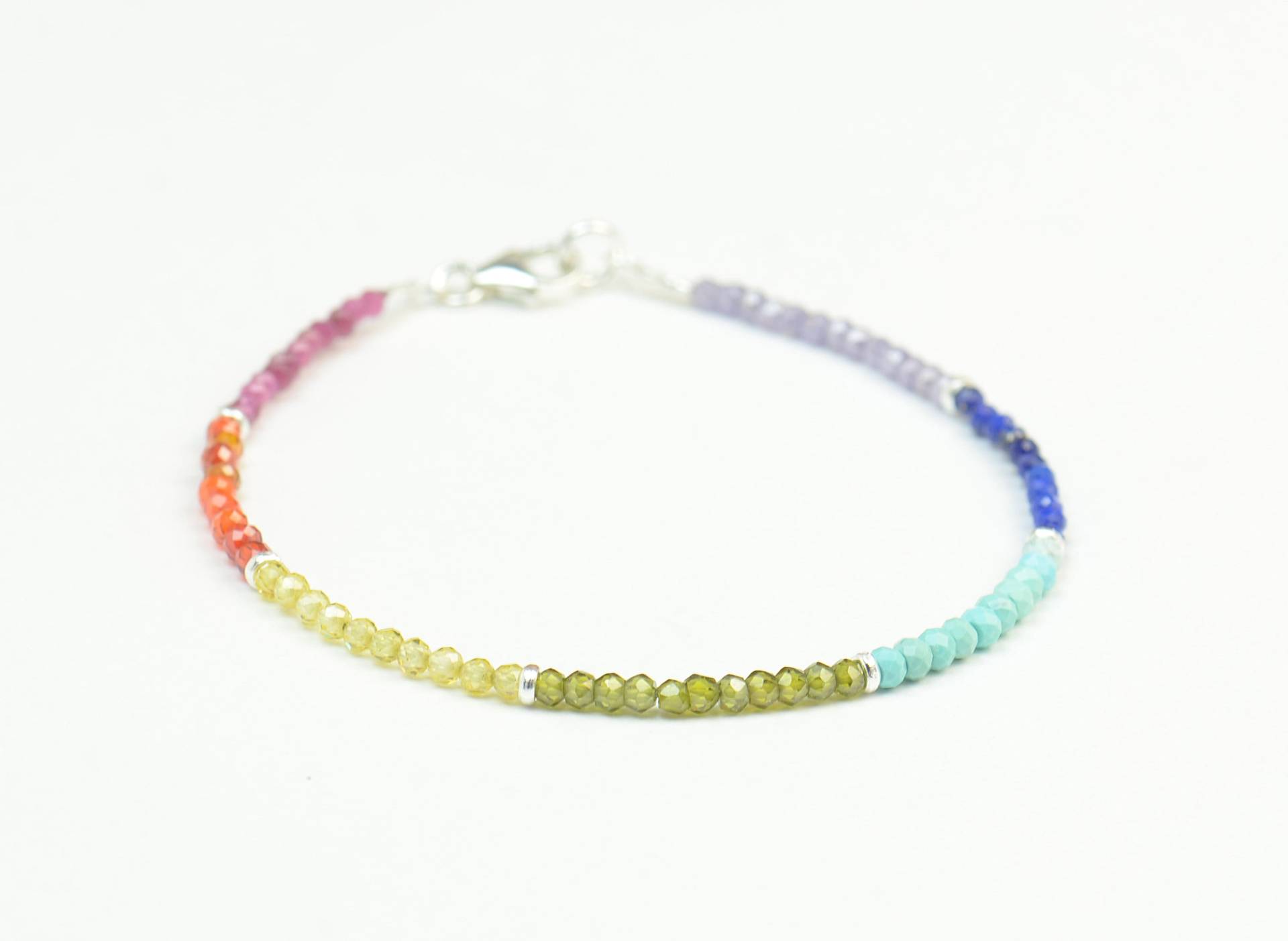Regenbogen 7 Chakren Edelsteine Perlen Und Sterling Silber Armband von Zzaval