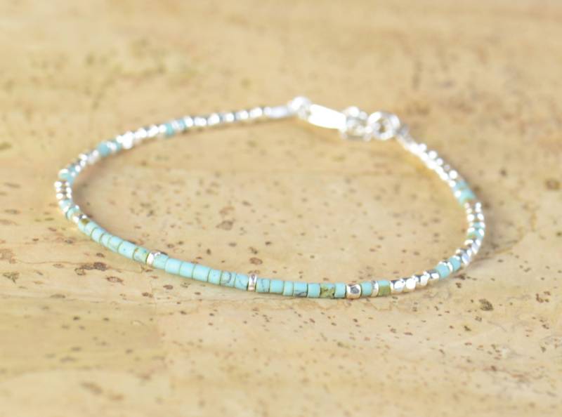 Winzige Türkis Und Sterling Silber Perlen Armband Winzige Türkis Und Sterling Silber Perlen Armband von Zzaval