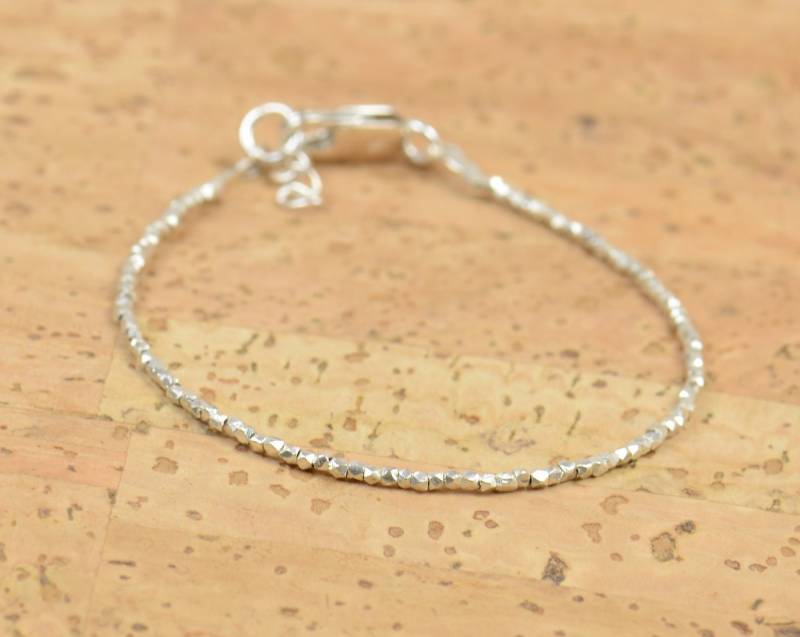 Winziges Sterling Silber Perlen Armband Winziges Sterling Silber Perlen Armband von Zzaval