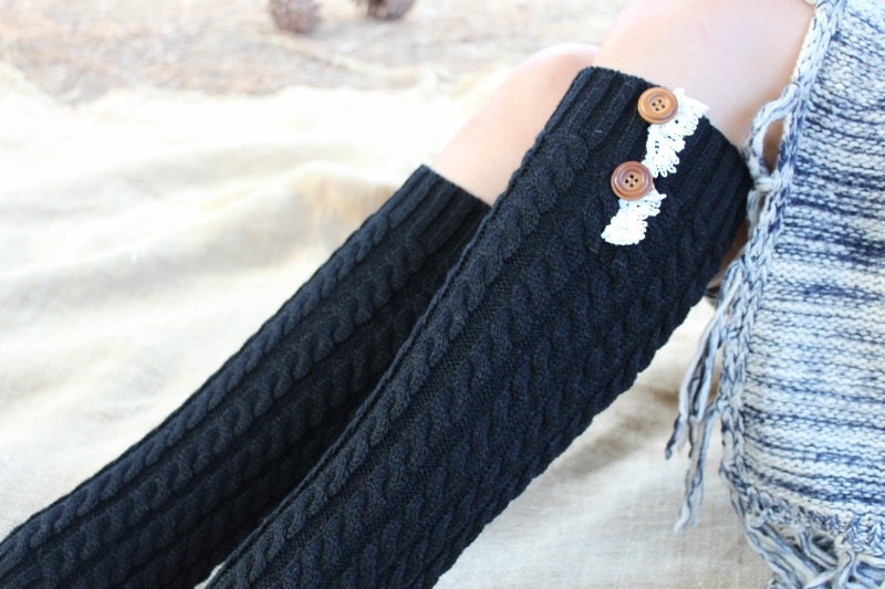 Damen Gestrickte Stiefelsocken Mit Venedig-Spitze Und Knöpfen Nette Warme Schwarze Farbe von aCutee