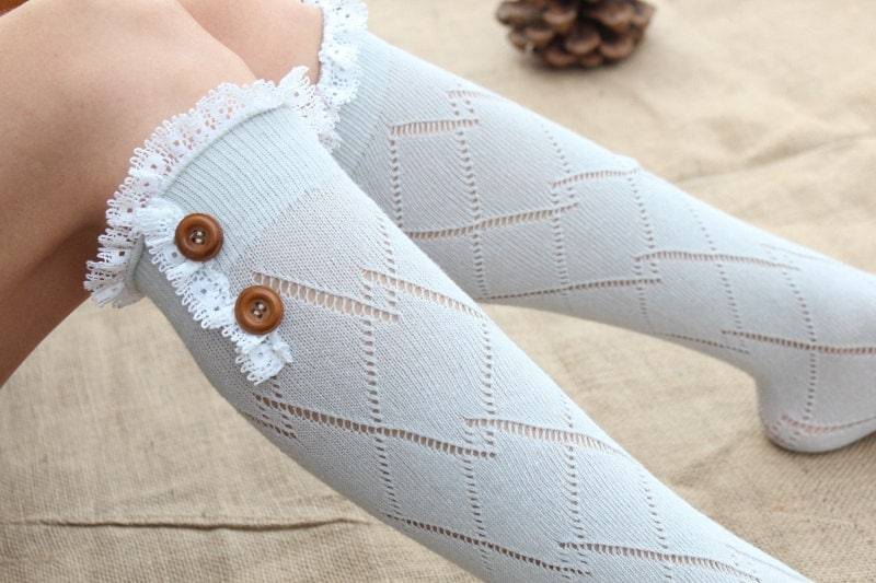 Damen Gestrickte Stiefelsocken Mit Venedig-Spitze Und Knöpfen Niedliche Warme Graue Farbe von aCutee