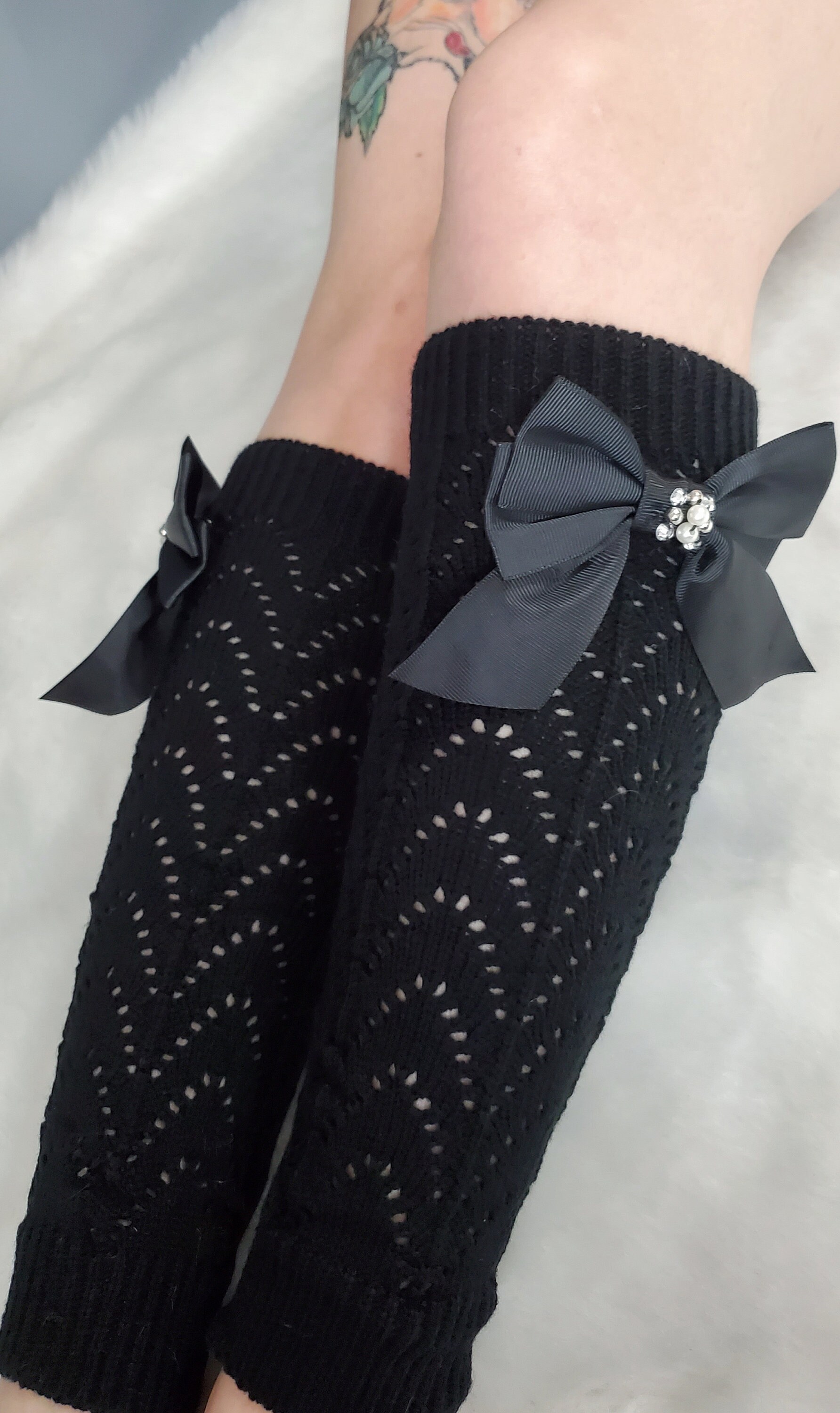 Damen Gestrickte Stulpen Mit Schwarzer Farbe Perlen Schleife Pin Niedlich Und Warm von aCutee