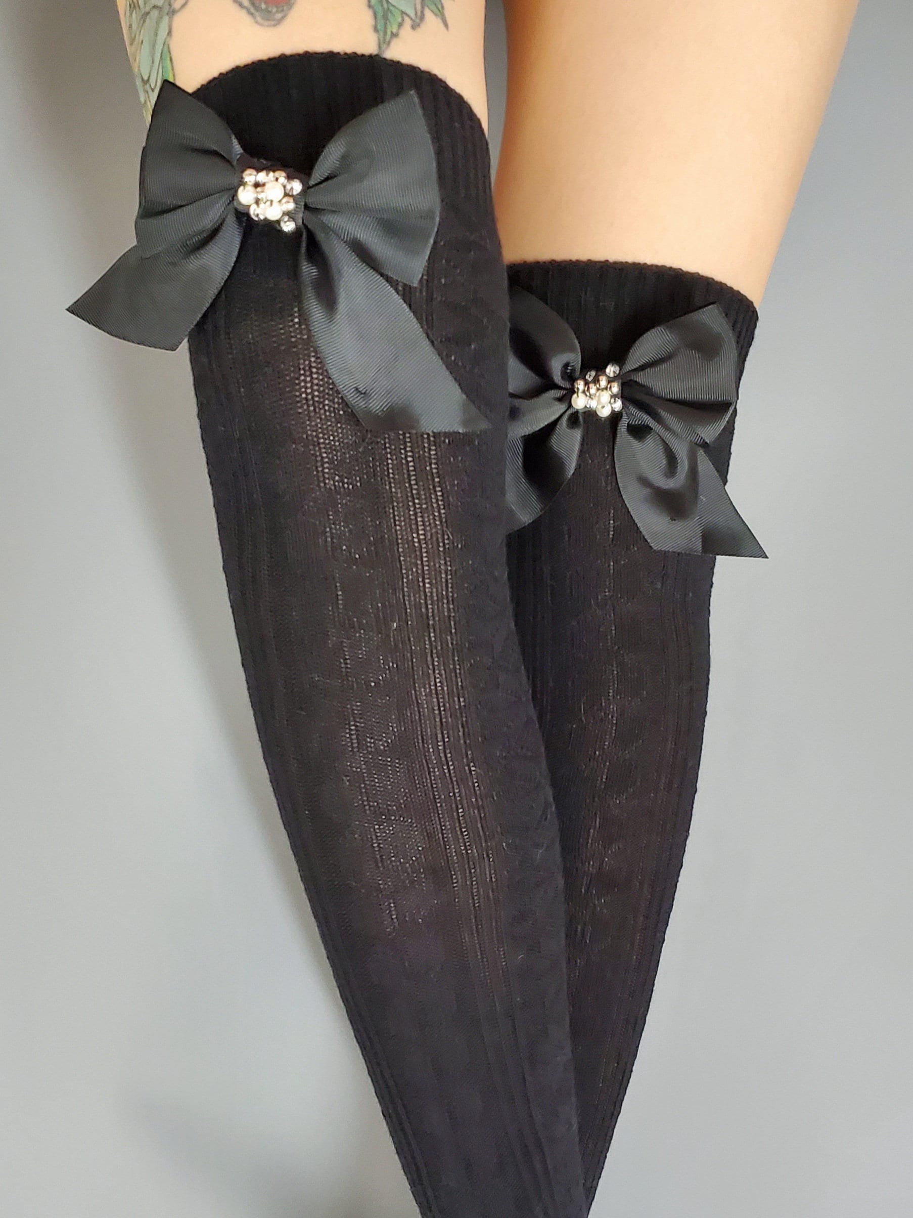 Damensocken Mit Schwarzer Schleife Pin Niedlich Und Warm von aCutee