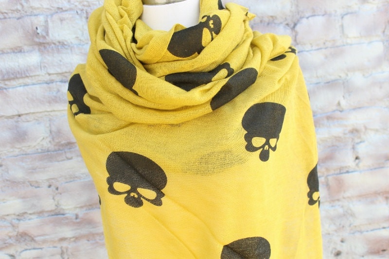 Muster Farbschal Mit Schwarz Farbe Totenkopf Print Tolles Accessoire Für Ihr Outfit von aCutee