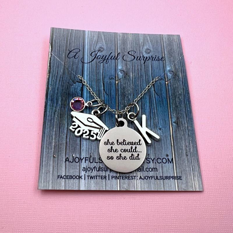 Abschluss-Halskette 2025/Abschluss-Schmuck Graduate Geschenk Für Tochter Sie Glaubte, Sie Könne, Damit Silver Charm Präsentieren Kann von aJoyfulSurprise