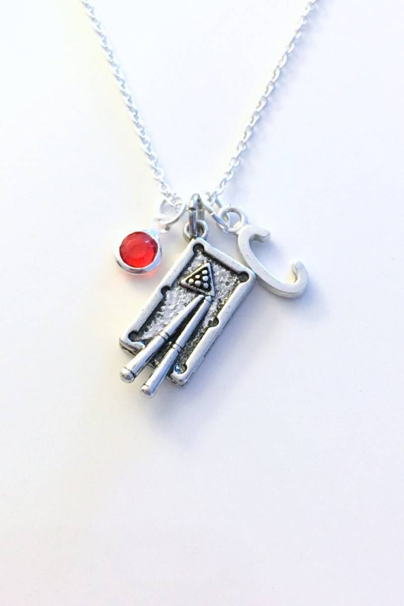 Billard-Tischanhänger-Halskette, Billardtisch-Schmuck, Snooker Eight Ball-Charme, Spiel-Anhänger Geschenk Für Gamer Vorhanden, Pool Cue League von aJoyfulSurprise