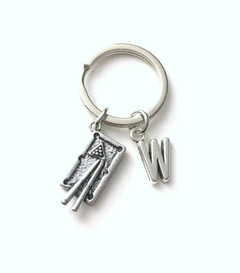 Billardtisch Schlüsselanhänger, Spiel Geburtstagsgeschenk Weihnachtsgeschenk Charme Anfangsbuchstabe von aJoyfulSurprise