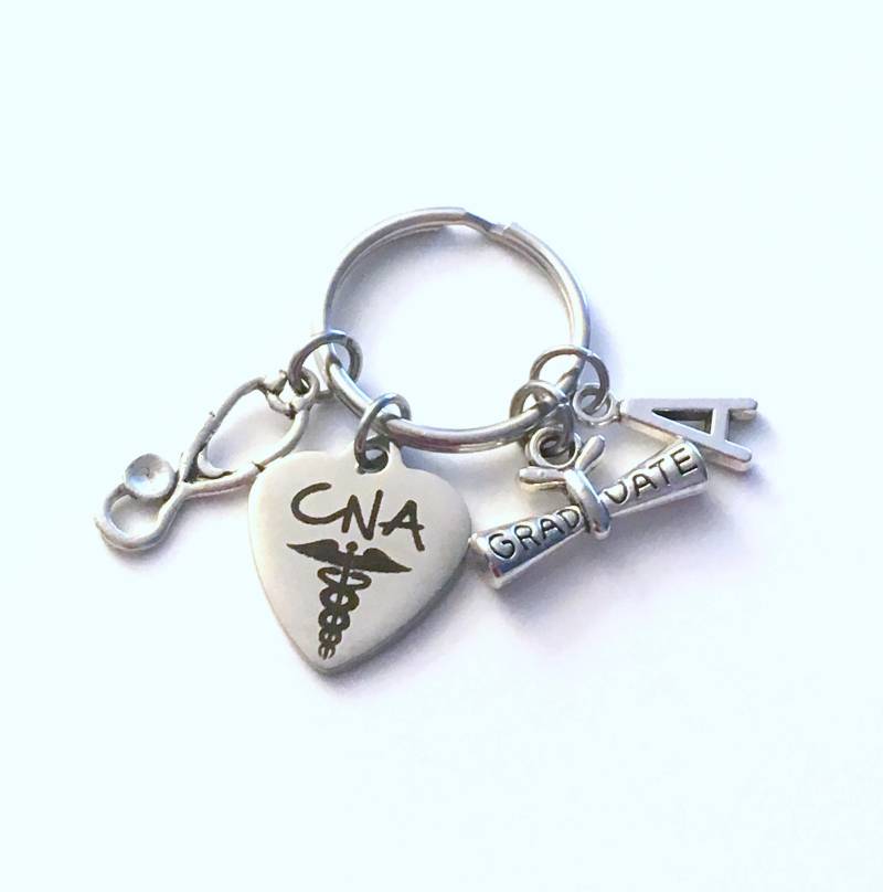 Cna Abschlussgeschenk, 2025 Zertifizierter Pflegehelfer Schlüsselbund Für Studenten Graduiert Schlüsselanhänger Graduierter Anfangsbuchstabe 2026 von aJoyfulSurprise