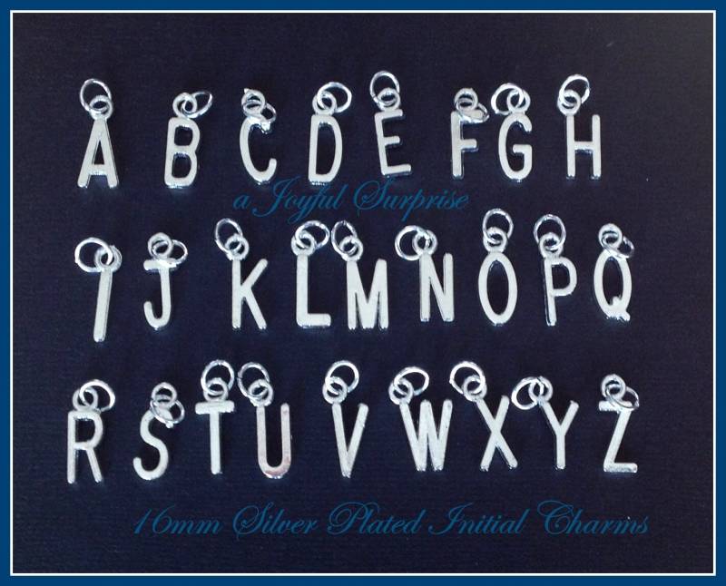 Ein Buchstabe/Initial Charm 16 Mm X 7 Antikes Silber Überzogen Großbuchstabe von aJoyfulSurprise