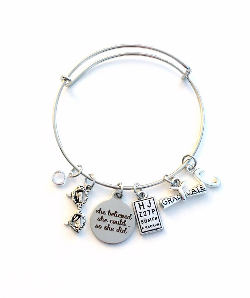 Geschenk Für Augenoptiker Graduierung Armband, Optometrie Studenten Graduierte Armreif, Schmuck Graduate Charm Blättern Vorhanden Snellen Chart von aJoyfulSurprise